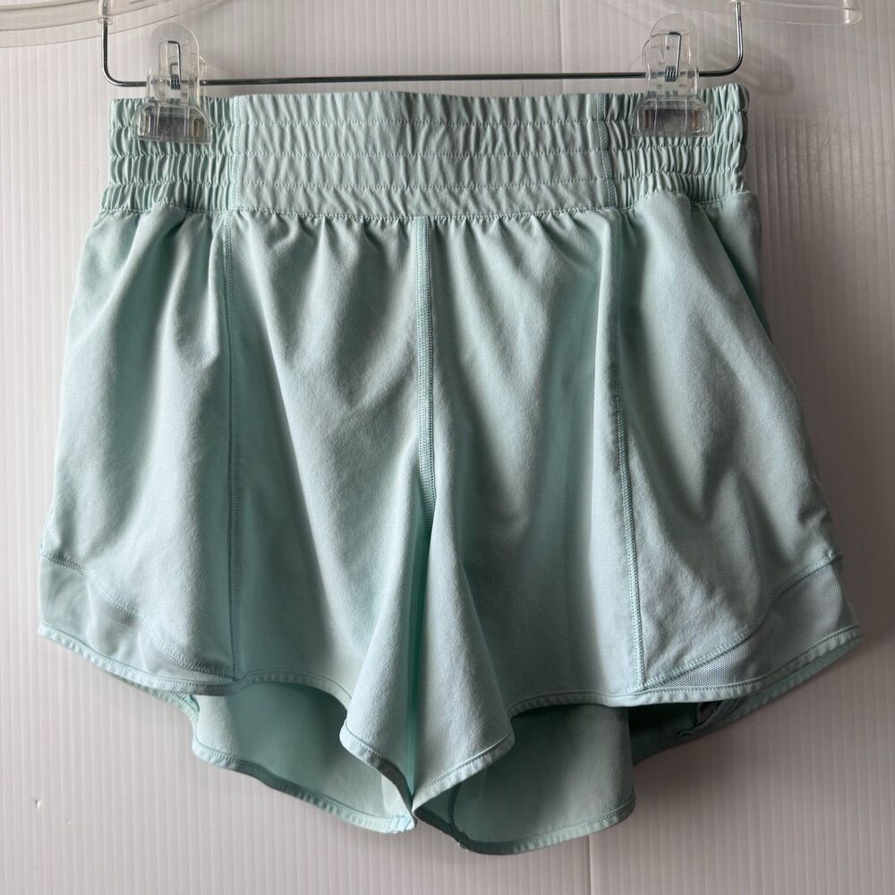 Lululemo Hotty Hot Shorts Mint Green Sports Running Workout Athletic Size 6